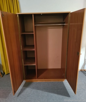 Kleiderschrank  Bild 2