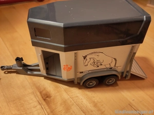 Playmobil Pferdeanhänger 