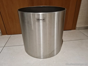 Blumentopf von Blomus