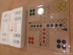 Mensch ärgere dich nicht - Spiel aus Glas Bild 4