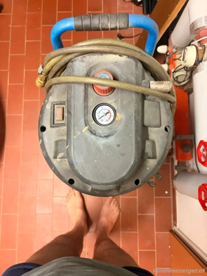 Kompressor mit schlauch und schleifer  Bild 2