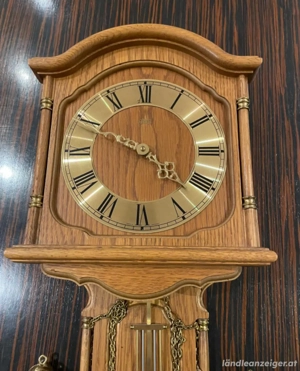 Schöne Wanduhr