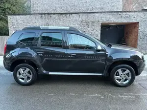 Dacia Duster 1.6 4x4 ALLRAD Bild 9