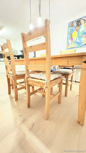 Esstisch aus Holz mit 4 Stühlen-Nichtraucher Haushalt in Buch, Vorarlberg  Bild 2