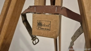 Hochwertige MABEF Staffelei aus Buchenholz   made in Italy.