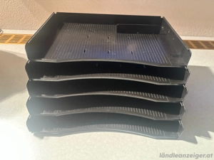 5 schwarze Ablagefächer   Sortierfächer fürs Büro   A4, stapelbar Bild 4