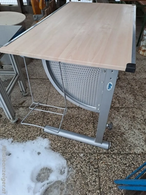 Schreibtisch Bild 2