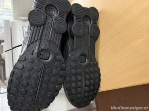 Herrenschuhe Nike Shox R4 Schwarz Bild 2