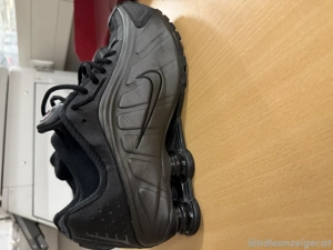 Herrenschuhe Nike Shox R4 Schwarz Bild 4