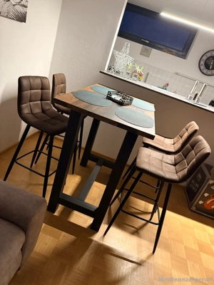 Bartisch mit 4 Stühlen