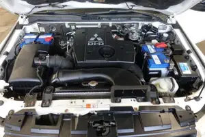 Mitsubishi Pajero Bild 19