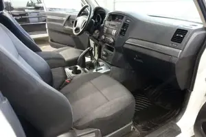 Mitsubishi Pajero Bild 9