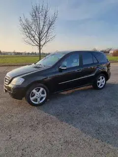 Mercedes-Benz M-Klasse Bild 4