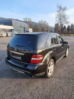 Mercedes-Benz M-Klasse Bild 3