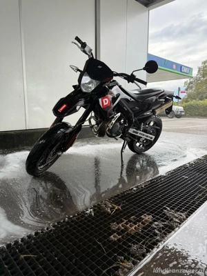 Derbi Senda DRD 50 SM Limited 2020 Supermoto Bild 2