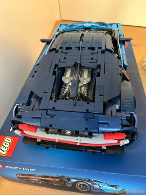 LEGO 42083 Technic Bugatti Chiron Bild 3