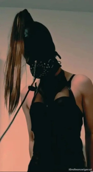 Trans Sklavin sucht Sex Meister in 