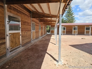 Innenstall & Stallfronten - Pferdebox kaufen | Außenstall Bild 8