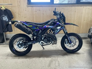 Rieju MRT Trophy 50 rot & violett Bild 4