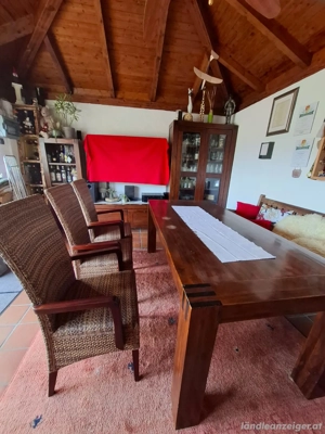 Wohnzimmermöbel im Kolonialstil Bild 4