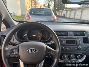 Auto KIA Rio Bild 3