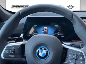 BMW iX1 xDrive30 U11 M Sportpaket Head-Up DAB Bild 8
