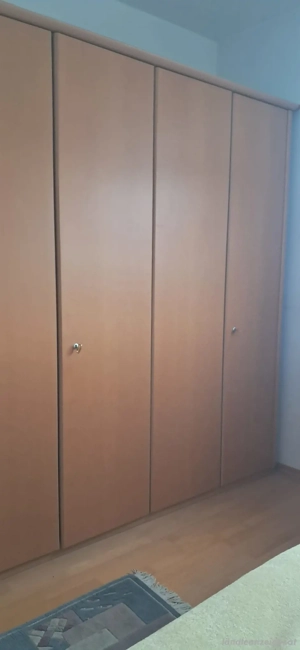 Seniorenschlafzimmer mit Aufrichtehilfe (oder ohne) Schlafzimmer Bett Bild 3