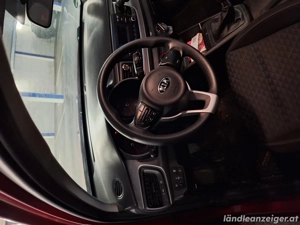 Kia Rio Neon (Baujahr 2017) Bild 8