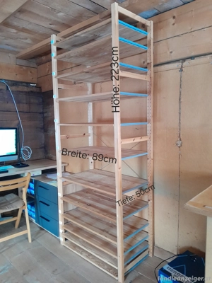 Praktische Holzregale Bild 2
