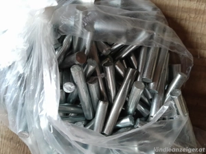 Praktische Holzregale Bild 4