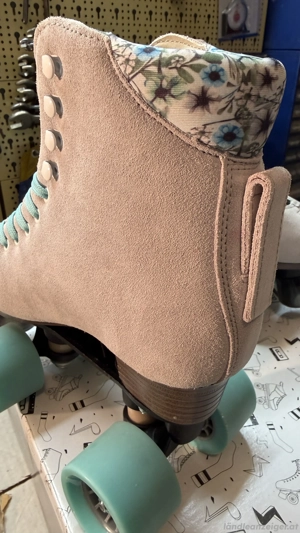 BTFL Classic Rollschuhe im Retro-Design Bild 2