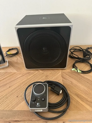 Logitech Z4 2.1 Sound System für PC Bild 4