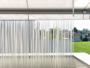 Sichtschutz für die Terrasse, Wintergarten, Balkon und den Garten    Weiße Raumteiler mit Stäben aus Bild 3