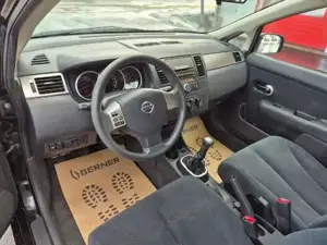 Nissan Tiida Bild 15