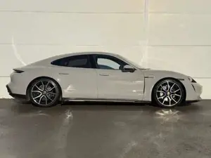 Porsche Taycan Bild 6