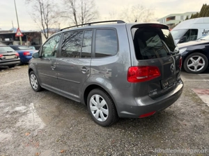 VW Touran 2.0 TDi Bild 2