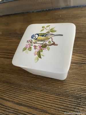 Royal Delft Porzellandose mit Vogelmotiv   Delft s Wit