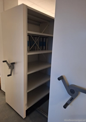 Massiver hochwertiger Archivschrank aus Stahl, bestehend aus 6 Elementen Bild 4