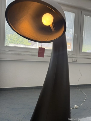 Designer Leuchte "Swan" vom Designer Eero Aarnio Bild 4