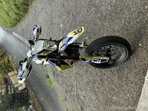 Husqvarna 701 Supermoto Bild 2