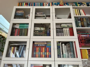 Billy Regale mit Glastüren und Aufsätze Bild 4