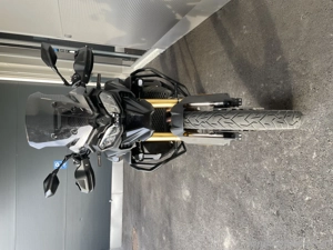 Voge 900 DSX Schwarz Mieten Kaufen Bild 3