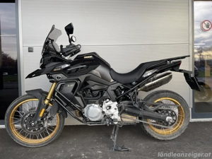 Voge 900 DSX Schwarz Mieten Kaufen Bild 4