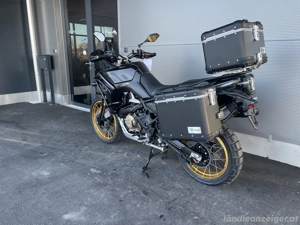 Voge 800 Rally Schwarz Mieten Kaufen Bild 3