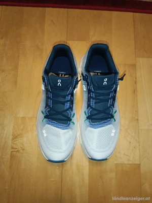 ON Cloudstratus Sportschuhe   Original Bild 2