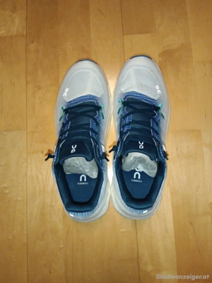ON Cloudstratus Sportschuhe   Original Bild 3