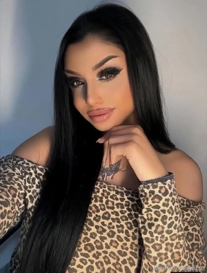 hallo ich bin Simona 