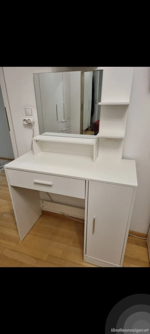 Schminktisch Bild 2