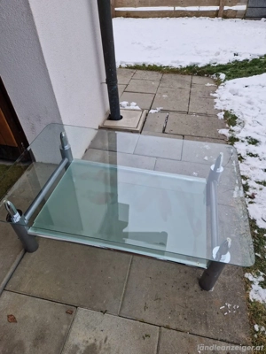 Glastisch mit Unterlage aus Glas