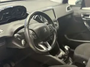 Peugeot 208 Bild 8